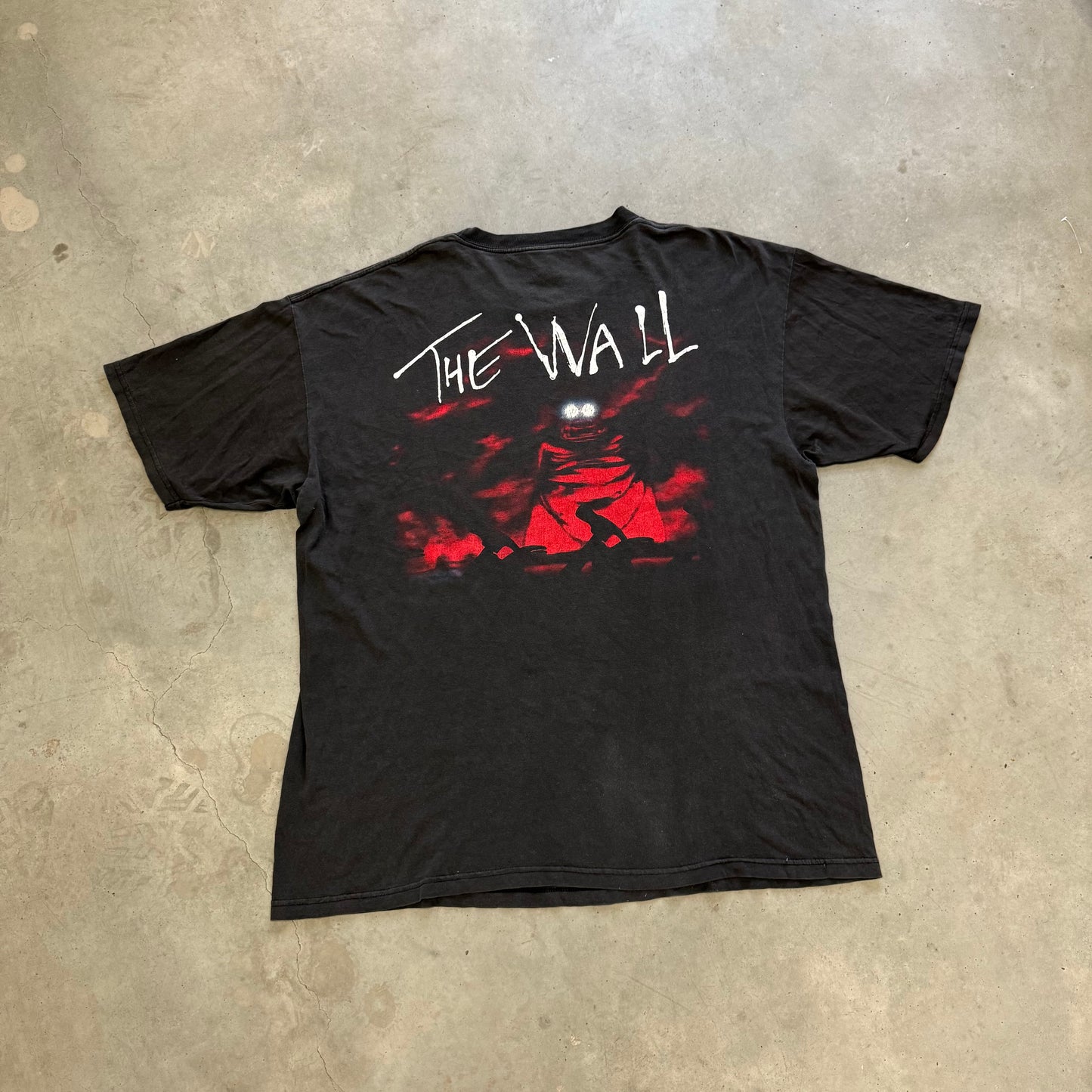 Vintage Pink Floyd “The Wall” 1997 Shirt Size XL