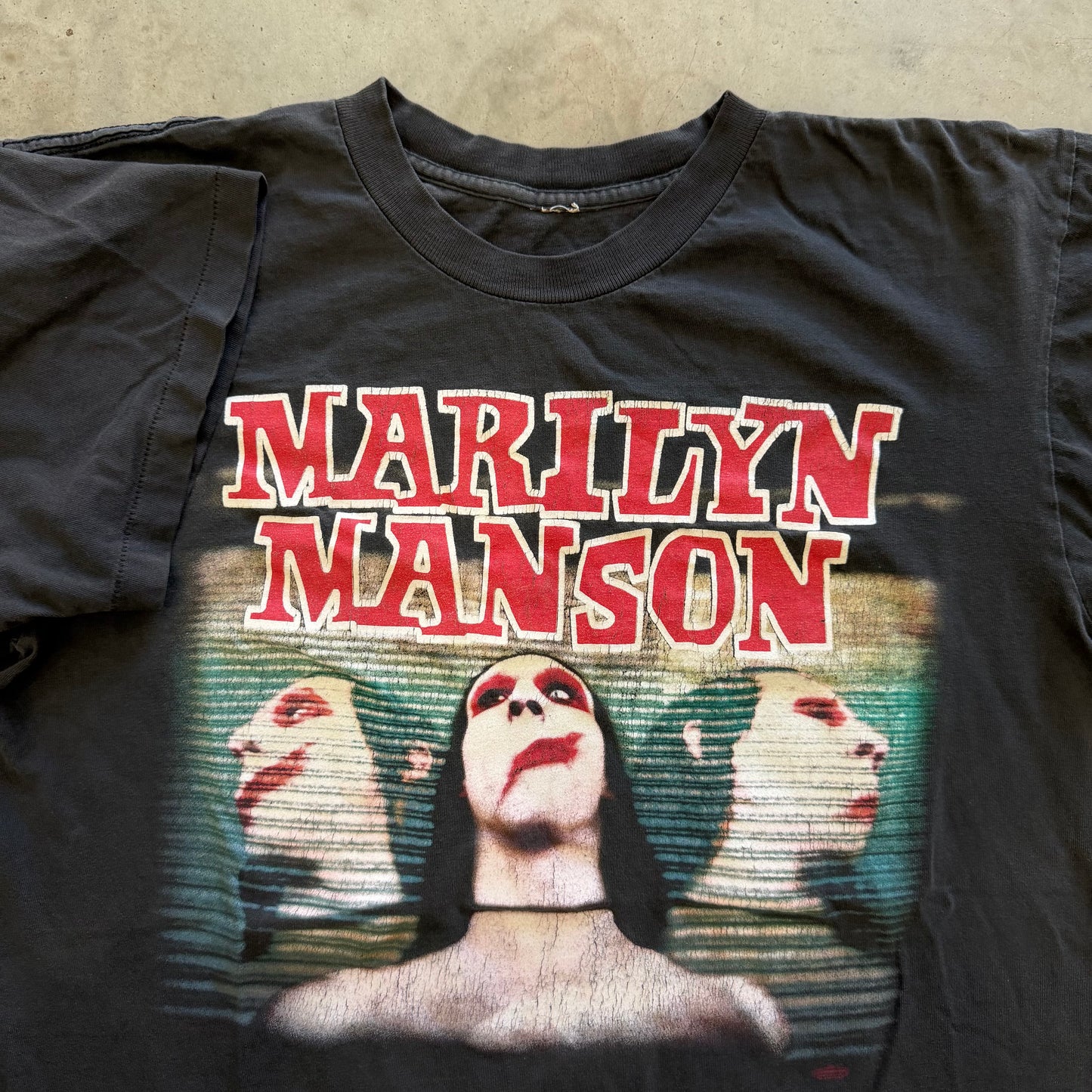 Vintage Marilyn Manson “Sweet Dreams Are Made Of This” Shirt Size L