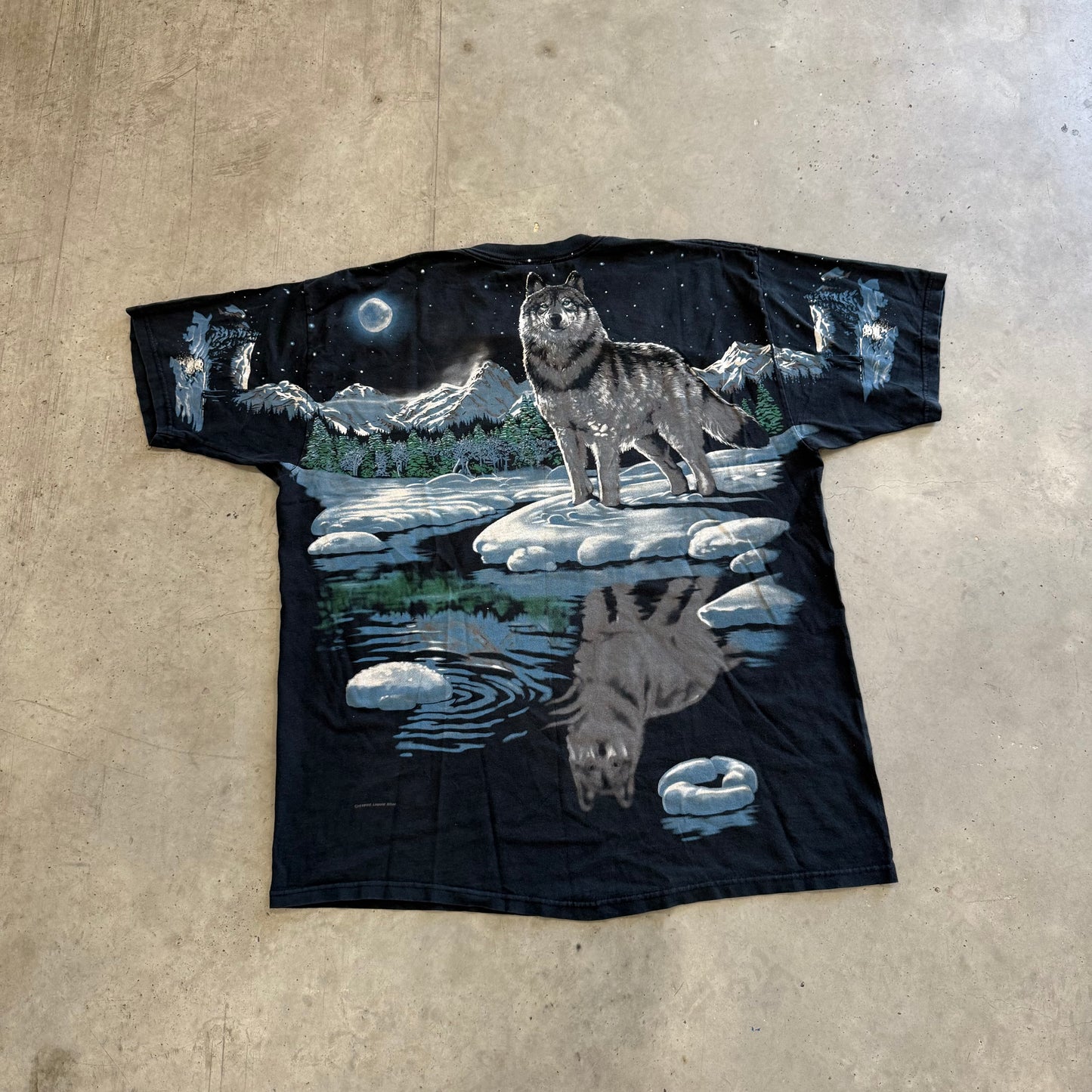 Vintage Wolf Liquid Blue AOP Shirt Size XXL