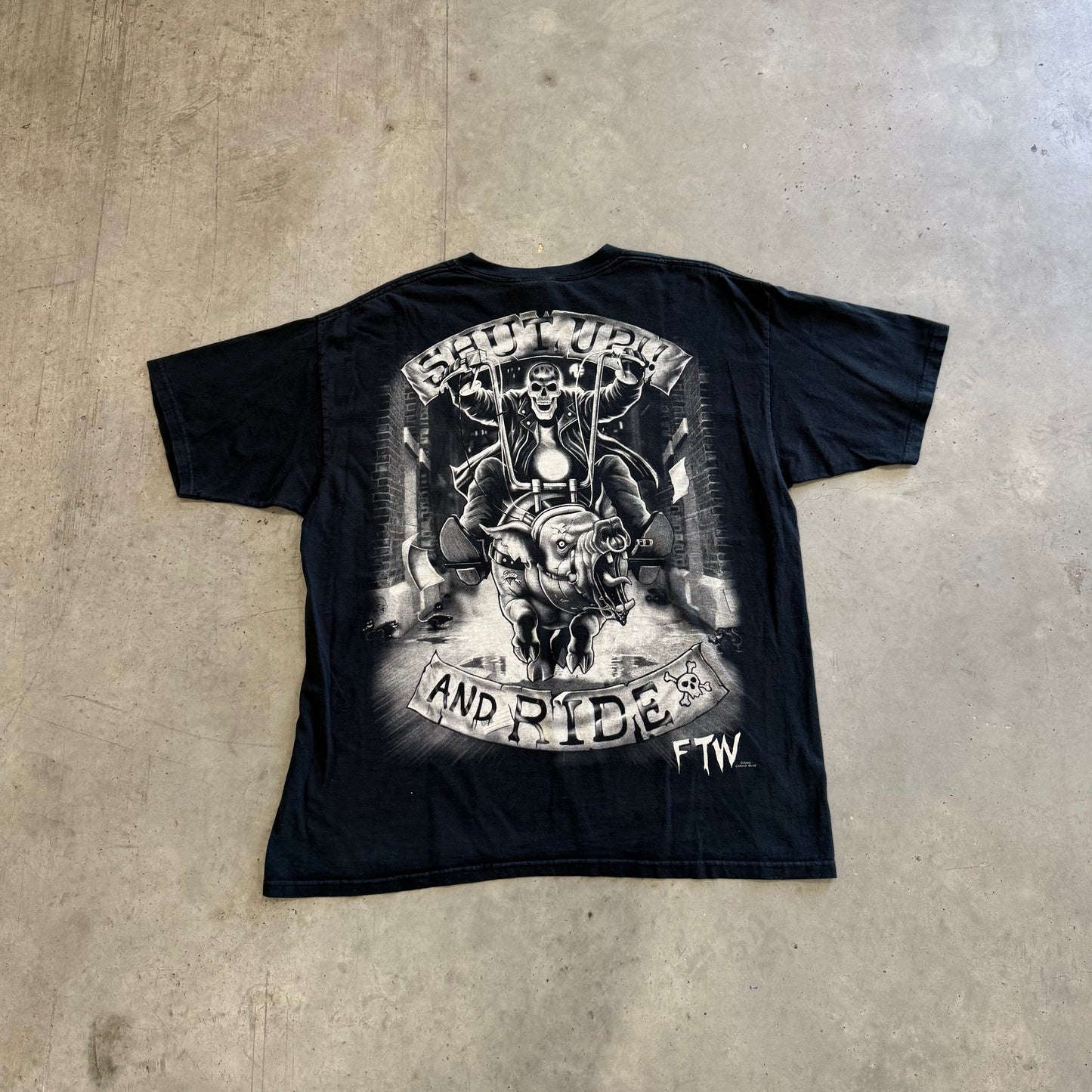 Vintage Big Face Skull Shirt Size XXL